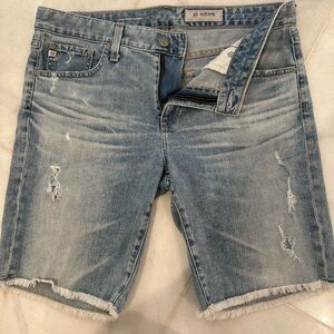 AG Nicki boyfriend shorts